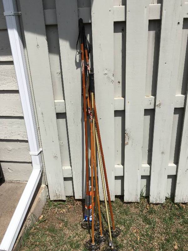 lot 95 image: 3 Pairs Ski Poles