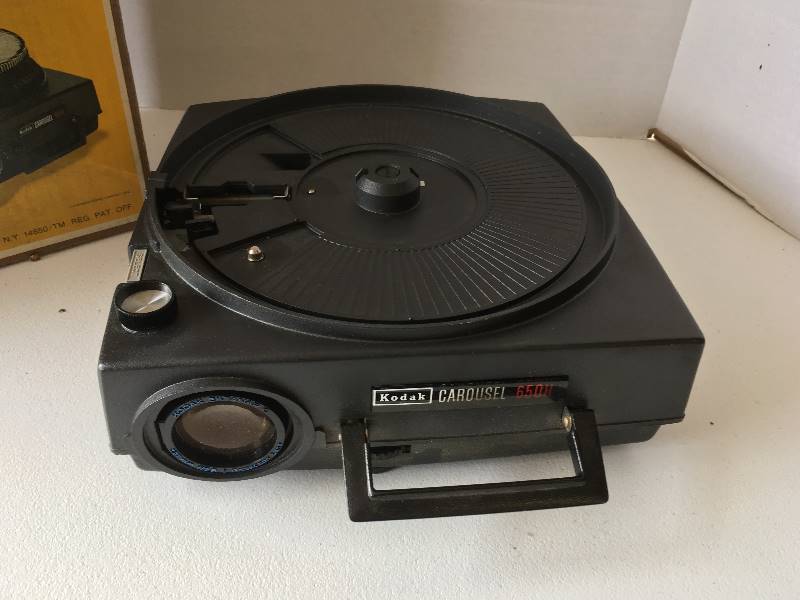 lot 96 image: Kodak Carousel 650H Projector