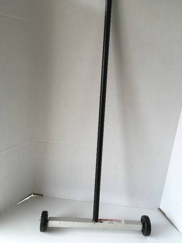 lot 106 image: Magnetic Mini Sweeper