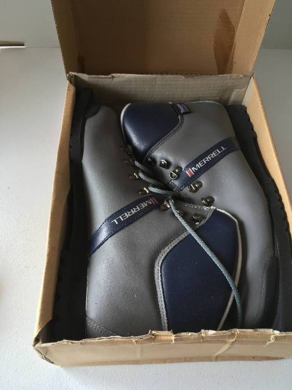 lot 115 image: Merrell Ski Boots 11.5