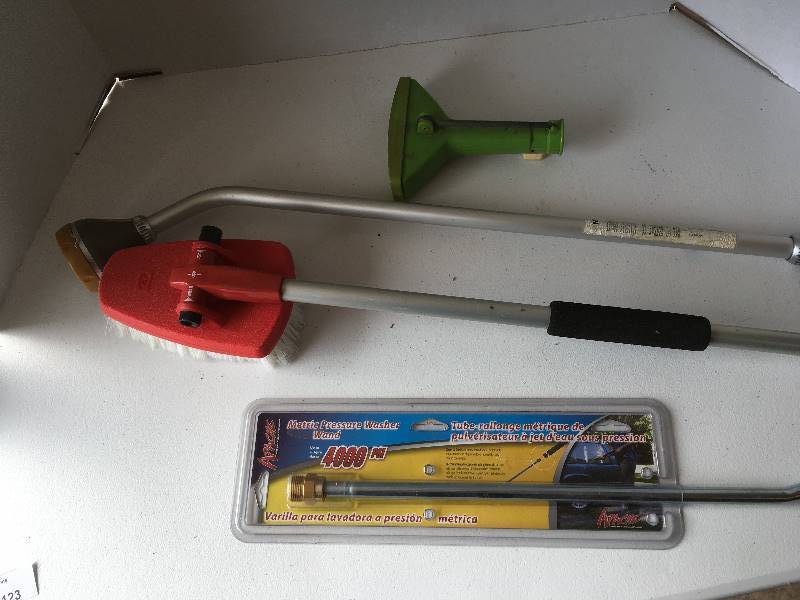 lot 123 image: Car Wash Wands