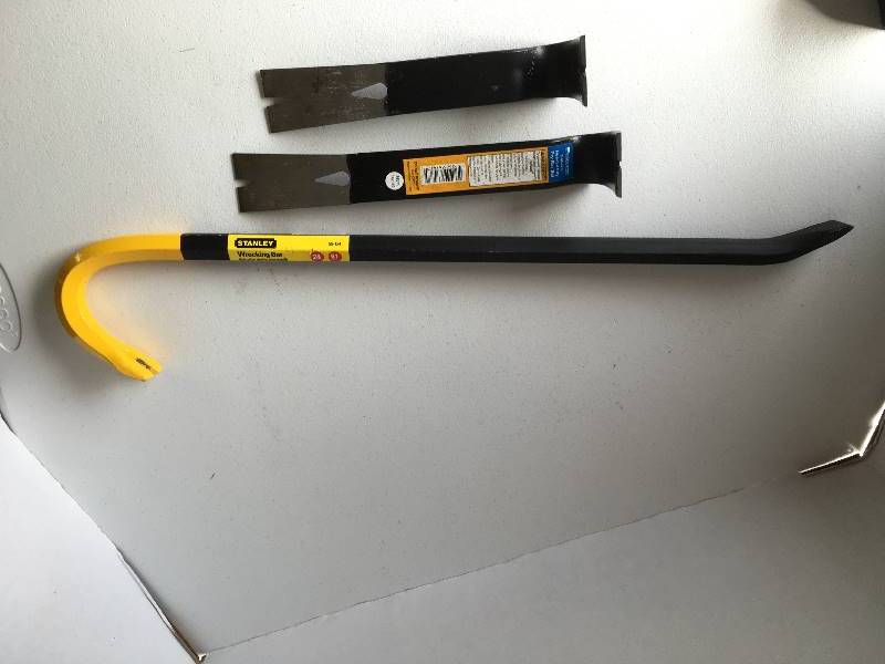lot 154 image: Crowbars