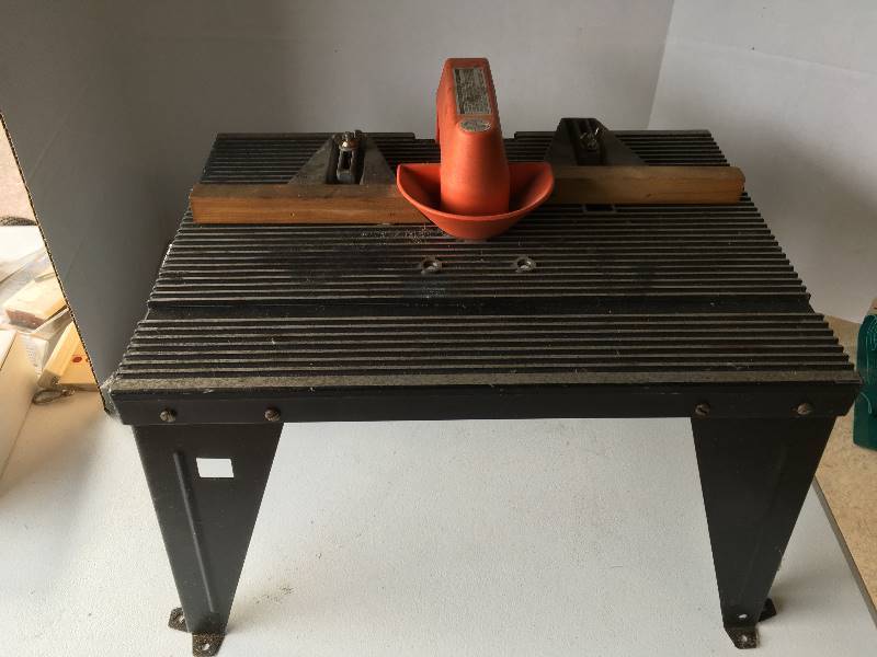 lot 172 image: Router Table