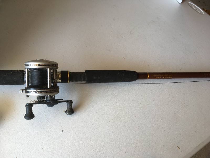 lot 192 image: ABU Carcia Ambassadaur 5500C Reel & Rod Glass Fishing Rod