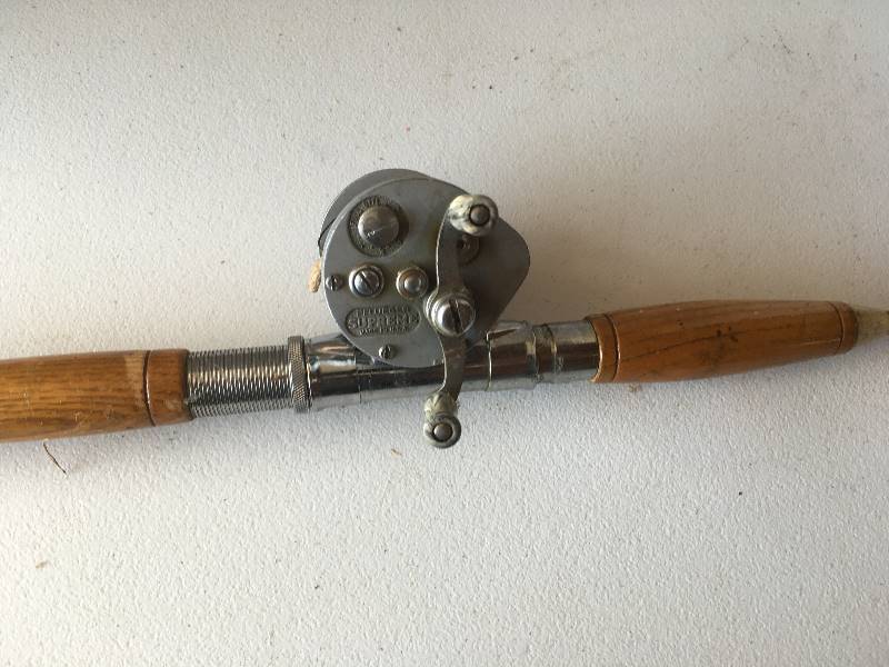 lot 193 image: PFLueger Supreme Reel & Wood Handled Rod