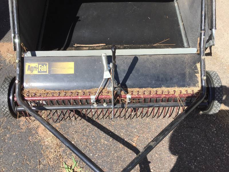 lot 9 image: Agri-Fab Lawn Sweeper 38