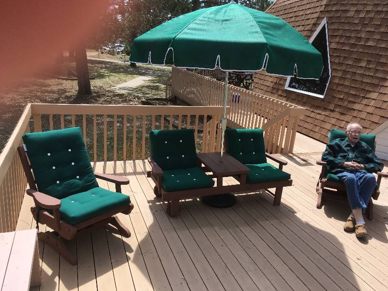 lot 202 image: Patio Set - 2 Rockers, Lounge, Tete-a-Tete
