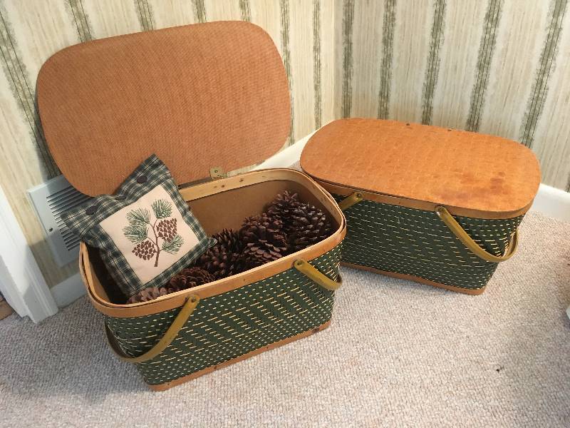 lot 240 image: Vintage Picnic Baskets
