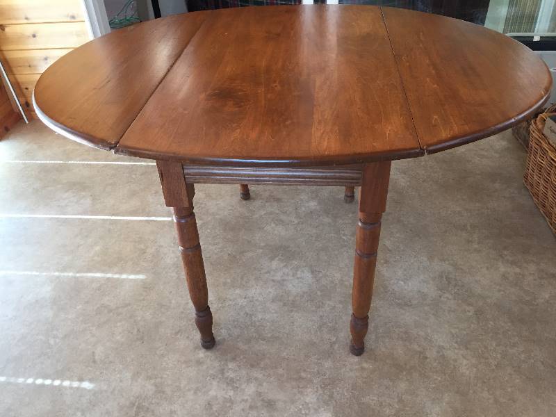 lot 218 image: Drop Leaf Table