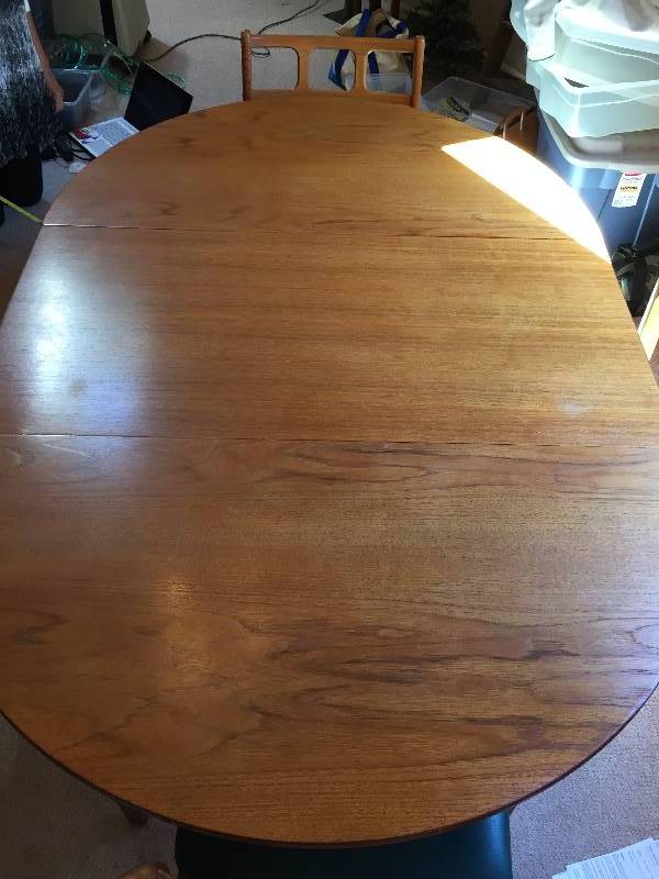 lot 219 image: Scandinavian Design MCM Table & 4 Chairs