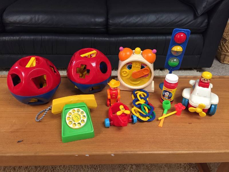 lot 254 image: Vintage Toys Tupperware, Chain, More