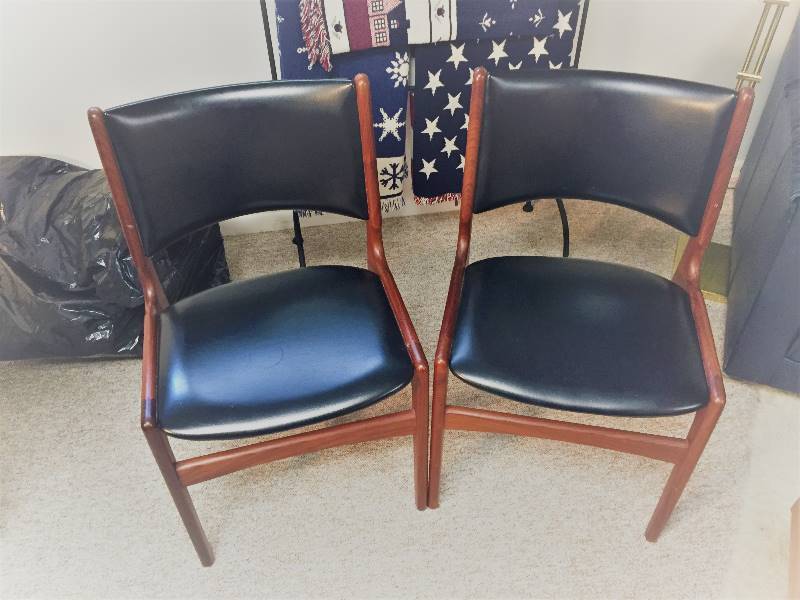 lot 259 image: MCM Danish Teak Collection Chairs