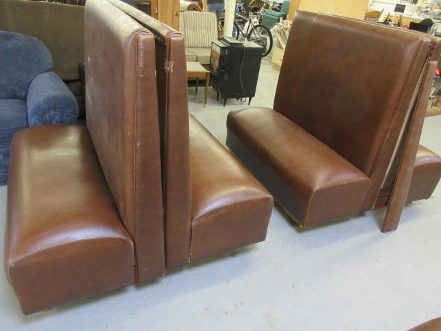 lot 403 image: RESTAURANT BOOTHS