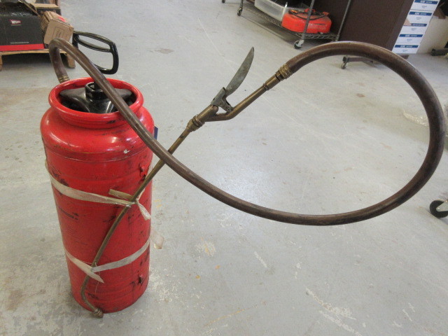 lot 417 image: CHAPIN 3 GALLON CHEMICAL SPRAYER