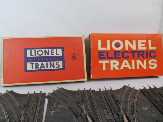 lot 67 image: 2 Pair of Vintage LIONEL No. 1022 Manual Switches