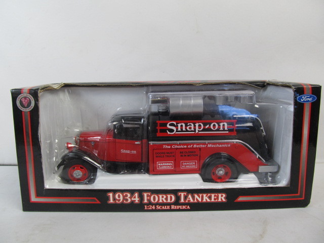 lot 68 image: NIB Diecast Metal SNAP-ON Tools 1934 Ford Tanker