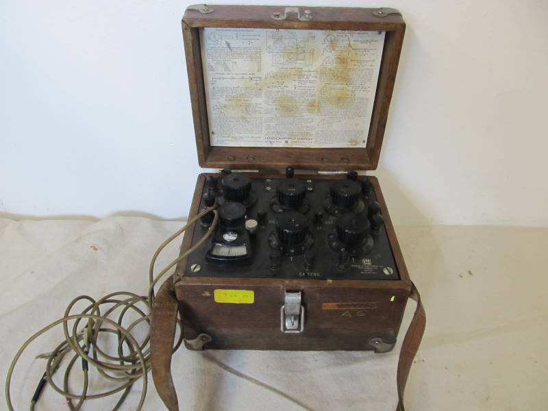 lot 37 image: Antique LEEDS & NORTHRUP Test Set No. 5430-A