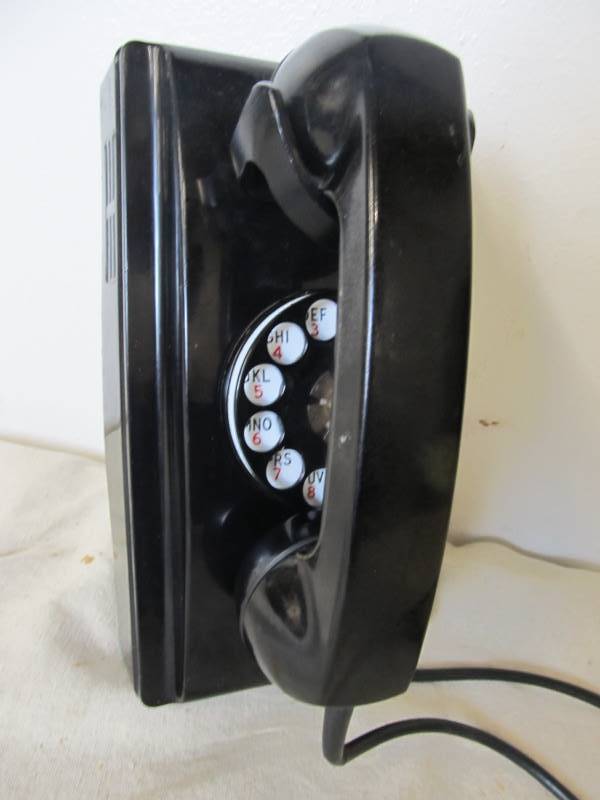 lot 43 image: Vintage WESTERN ELECTRIC Rotary Dial Wall Telephone