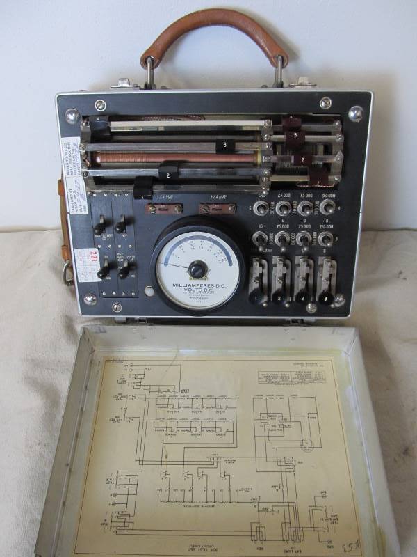lot 44 image: Vintage WESTERN ELECTRIC No. 34F Test Set