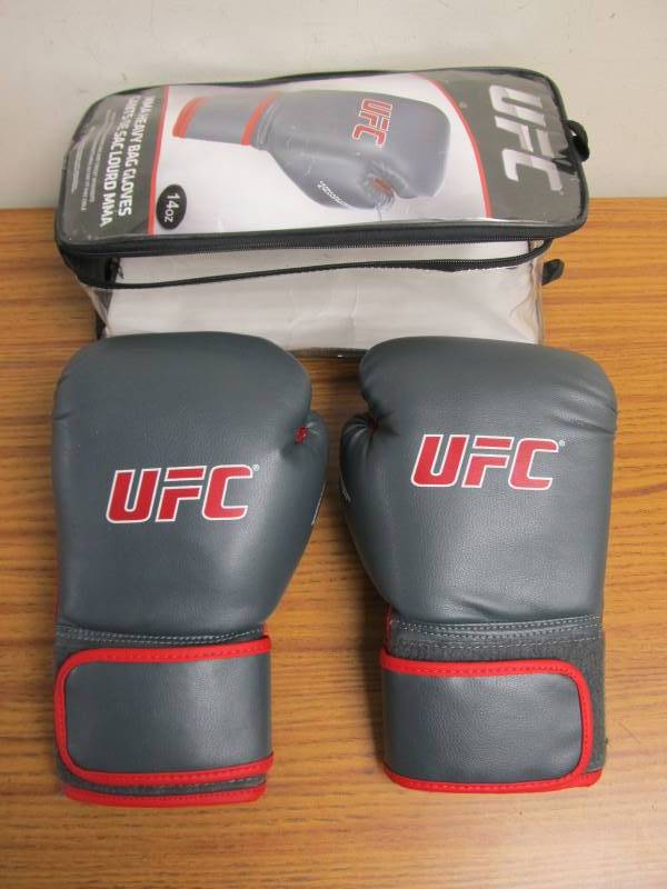 lot 155 image: Brand New UFC Heavy Bag Training Gloves