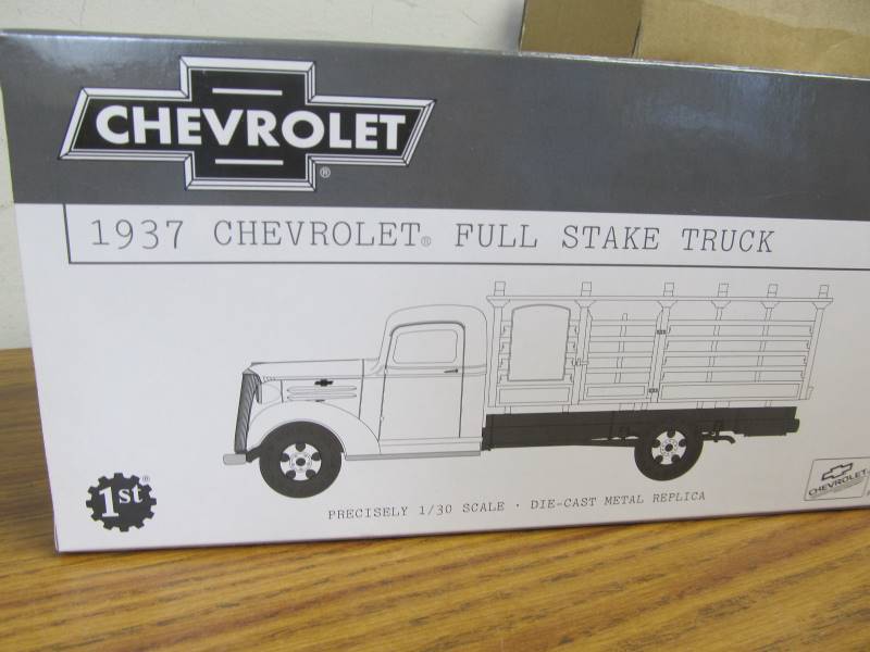 lot 123 image: MIB First Gear Diecast Metal 1937 Texaco Stake Truck