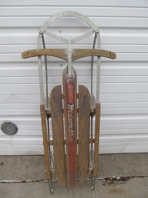 lot 85 image: Vintage Hiawatha Meteor Snow Sled