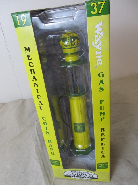 lot 90 image: NIB 12 Wayne John Deere Visible Gas Pump Coin Bank