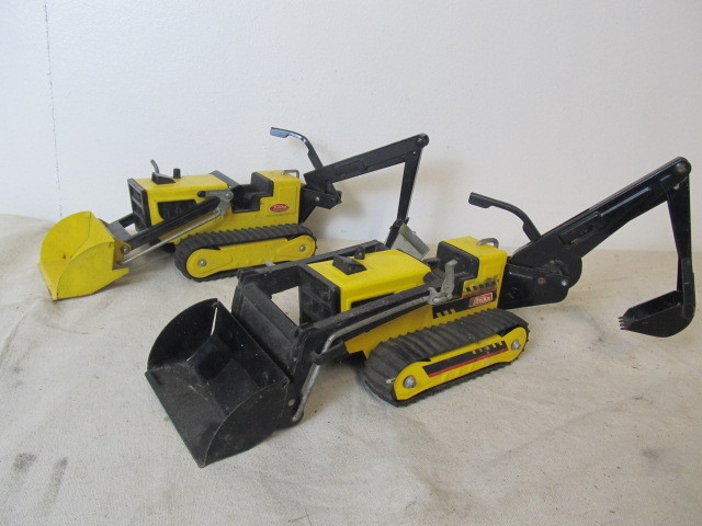 lot 94 image: 2 Nice Vintage Metal TONKA Loaders