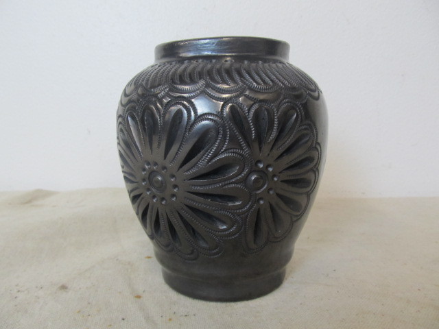 lot 115 image: Handmade Southwestern Black Clay Vase