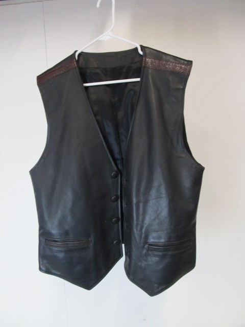 lot 119 image: LIKE NEW Mens Leather Vest - Size XL