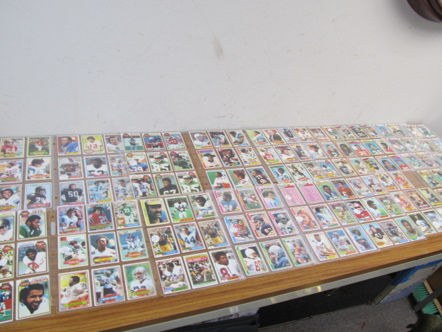 lot 21 image: Lot of 1970s Football Cards
