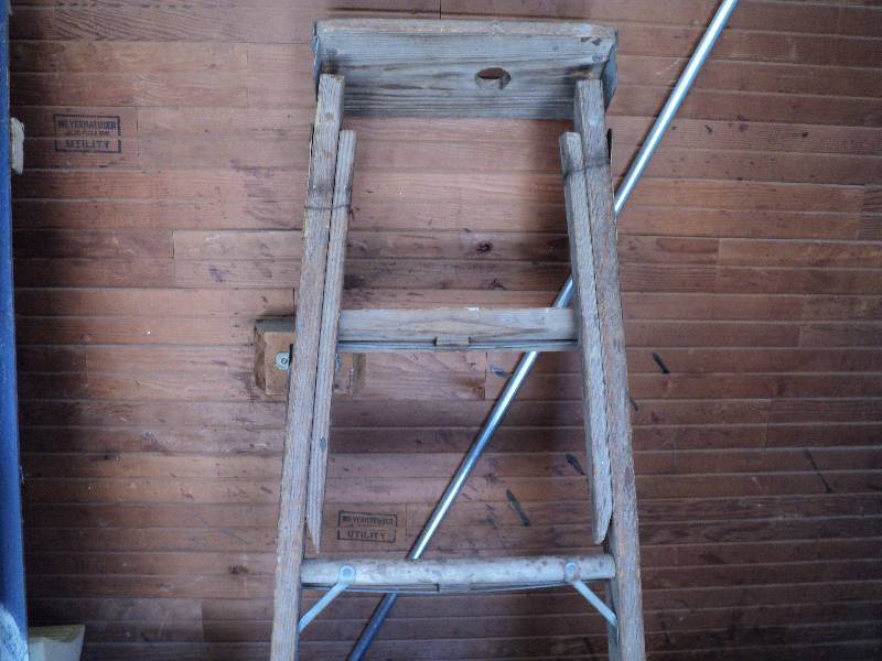 5 wood ladder...