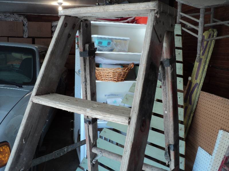5.5 wood ladder...