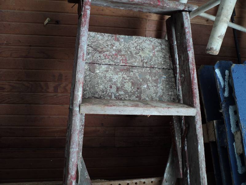 5.5 wood ladder...