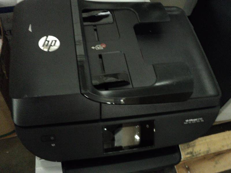 HP Printer - powers on...