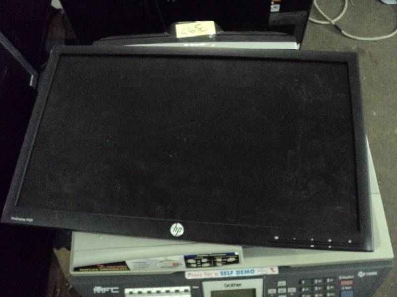2 HP 21 monitors - tested and work...