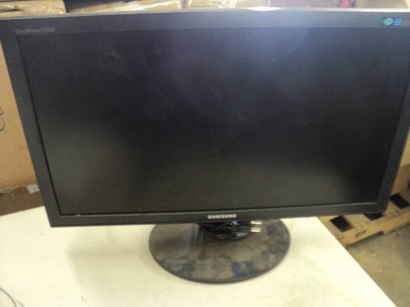 23 Samsung Sync Master E2420M - te...