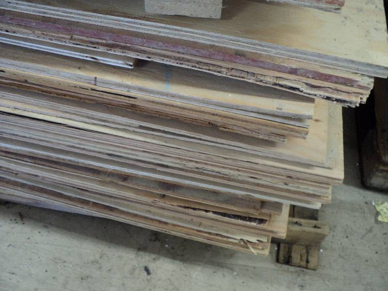 35 pieces of 4 x 8 plywood differ...