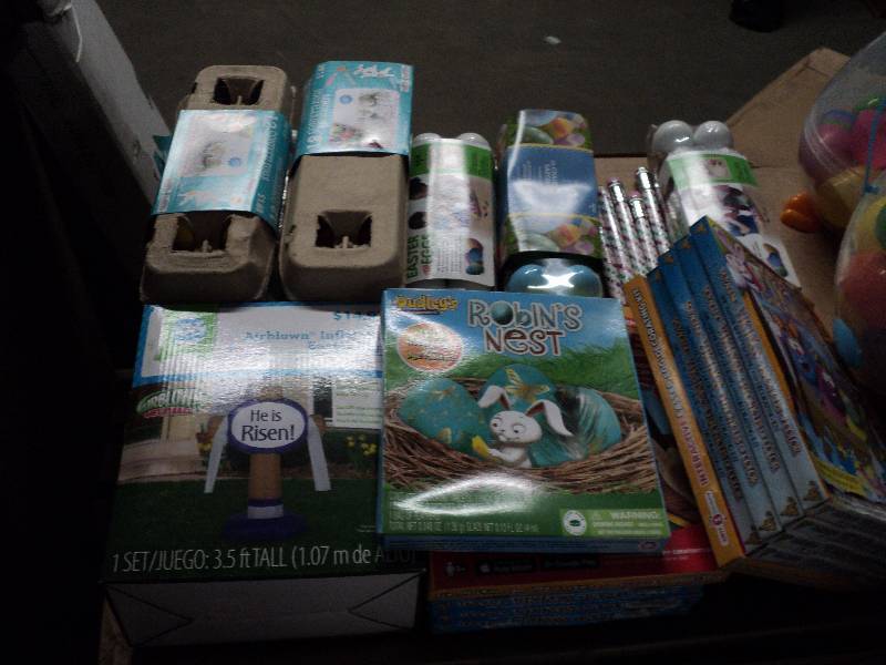 large lot of Easter supplies - see ...