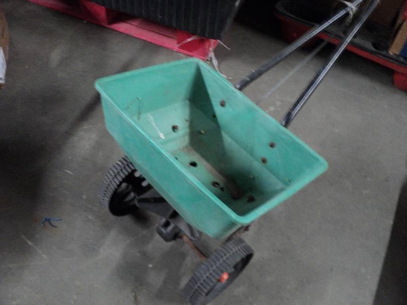 Seeder spreader...