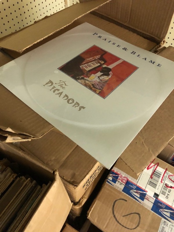 lot 4 image: Lot of approx. 1250 LPs on a pallet - NEW SEALED & VINTAGE - all genres