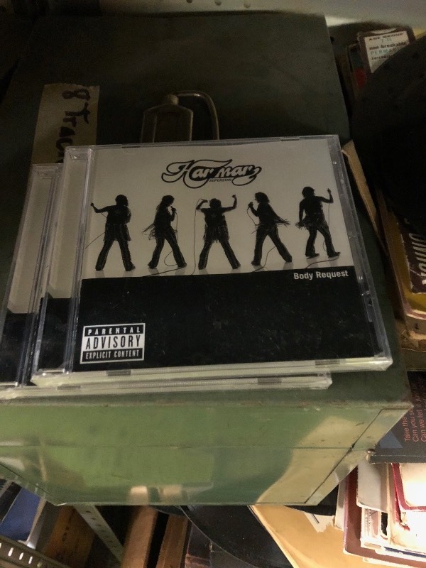 lot 12 image: Shelf with all the contents - LPs - CDs - 78s - HarMar Superstar CDs Sealed