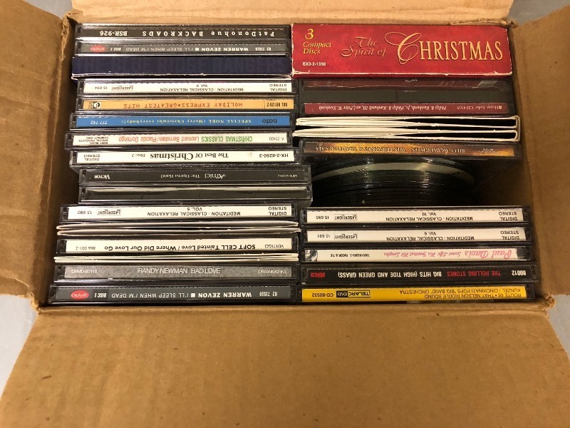 lot 33 image: Lot of CDs