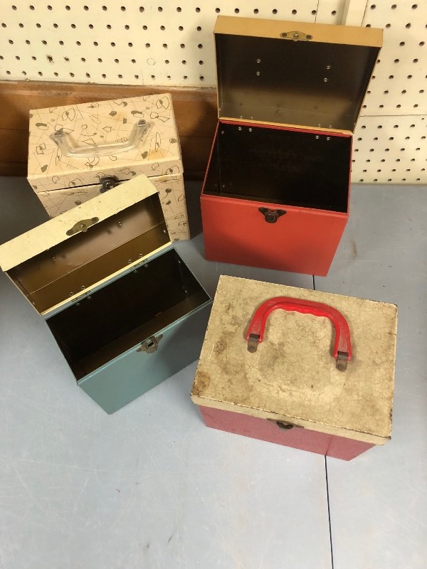 lot 63 image: Lot of 4 Vintage 45 Record Cases