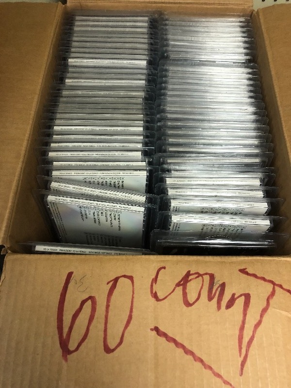 lot 75 image: Yo La Tengo  President Yo La Tengo  New Wave Hot Dogs CD TWIN TONE  ( LOT OF 60 )