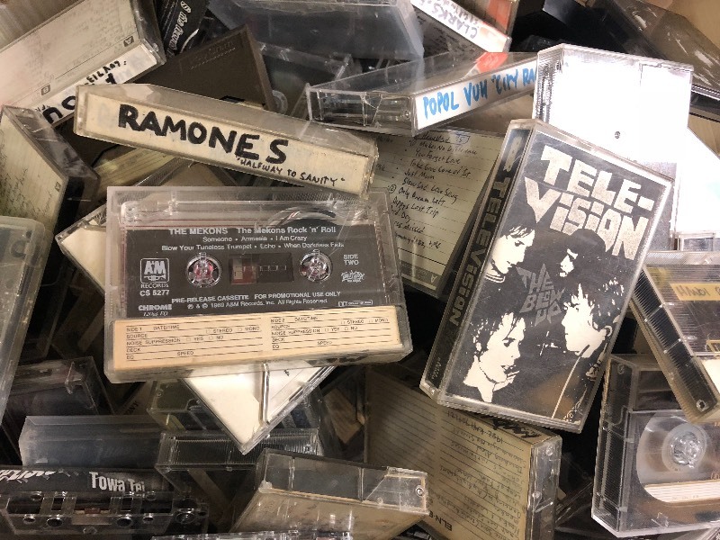 lot 105 image: Tub full  of Tapes - Cassettes - MixTapes - Bootlegs - Demos - Television - Mekons