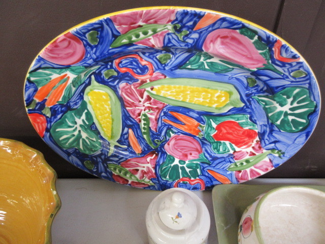 CERAMIC SERVING PIECES