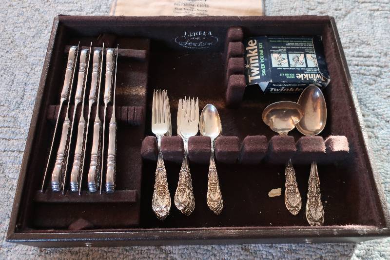 lot 2 image: International Silver Sterling Flatware Set