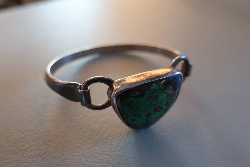 lot 9 image: Sterling Bracelet With Unknown Stone