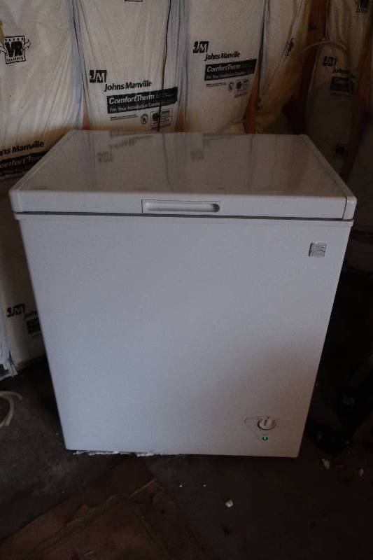 lot 38 image: Kenmore freezer- 5.1 cu feet